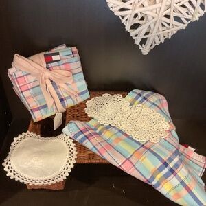 Tommy bundle 4 place mats